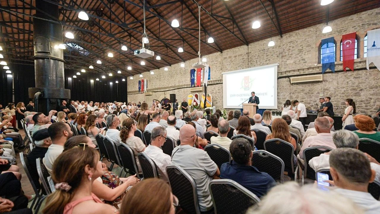 Başkan Tugay'dan 'özgür basın' mesajı!