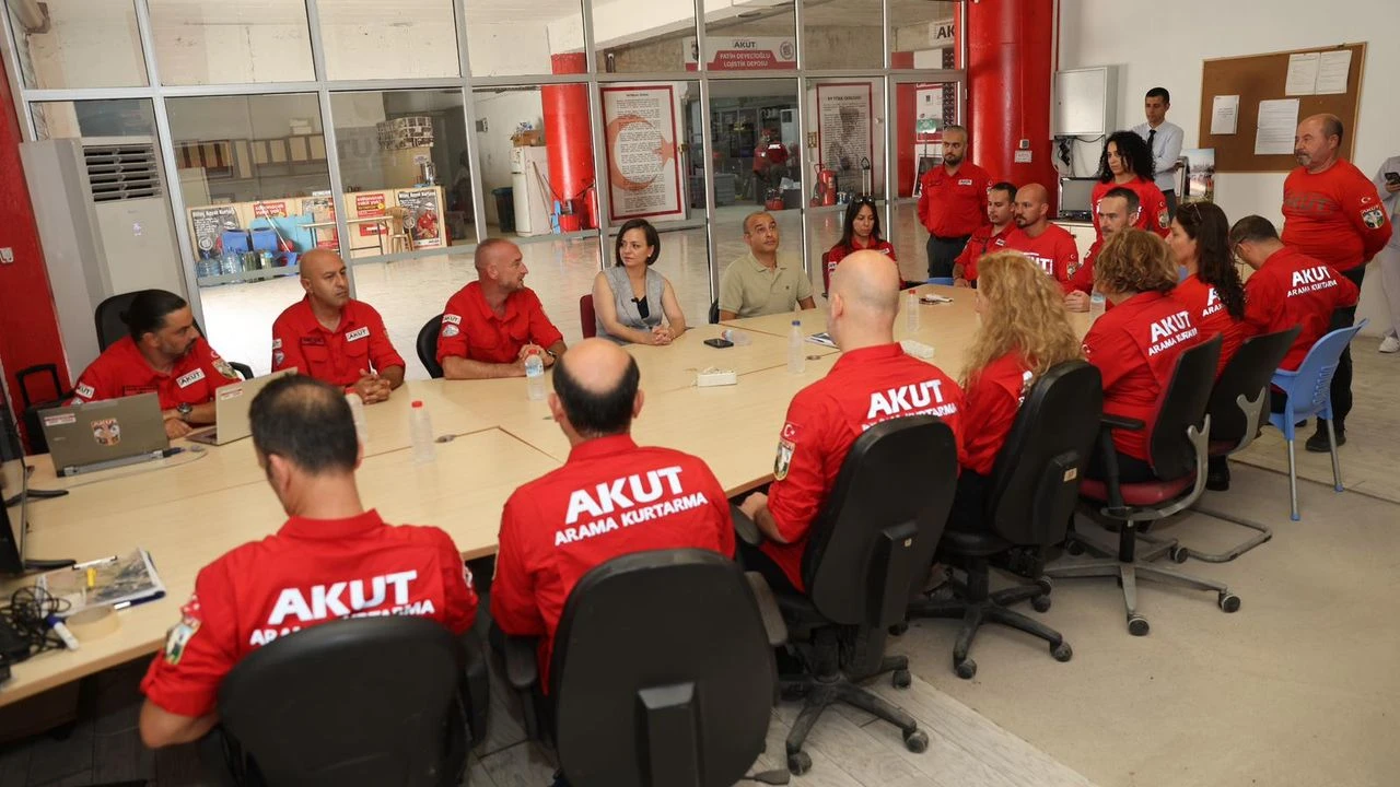 Başkan Kınay'dan AKUT ziyareti: Karabağlar’da daha fazlasını yapmalıyız!