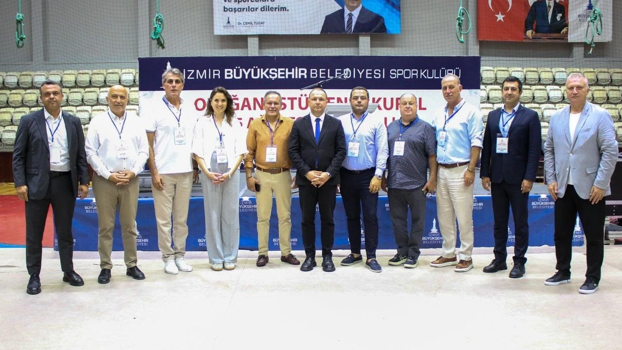 İzmir Büyükşehir Spor Kulübü’nde bayrak değişimi