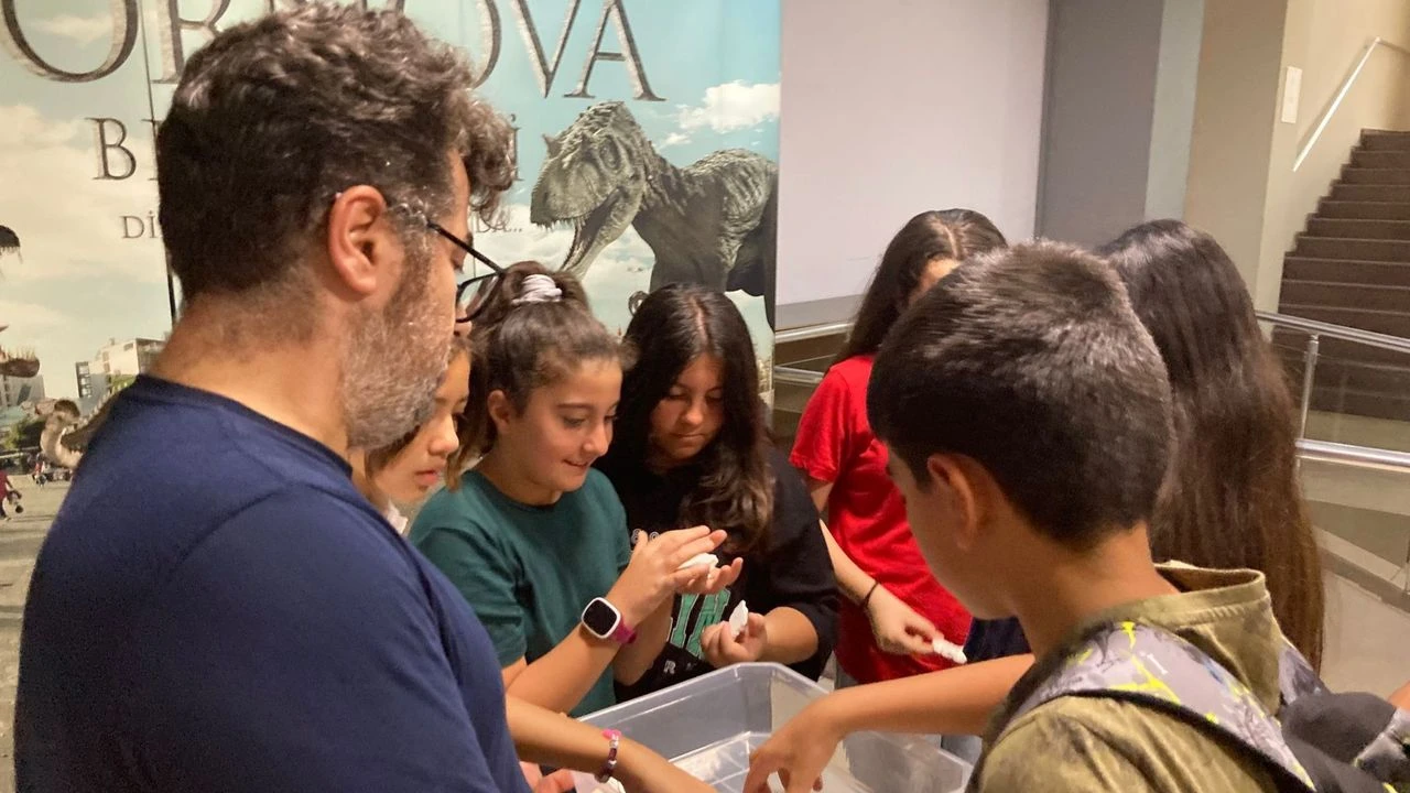 Bornovalı çocuklar bilimin izinde