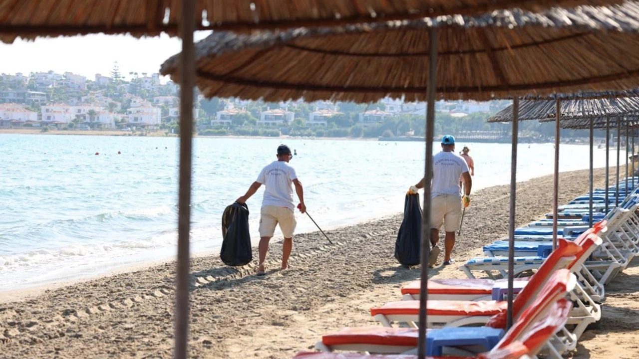 Çeşme plajlarında 7/24 temizlik