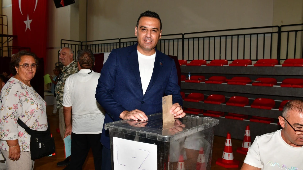 Mahalle seçimleri devam ediyor: Başkanın sandığından ne çıktı?