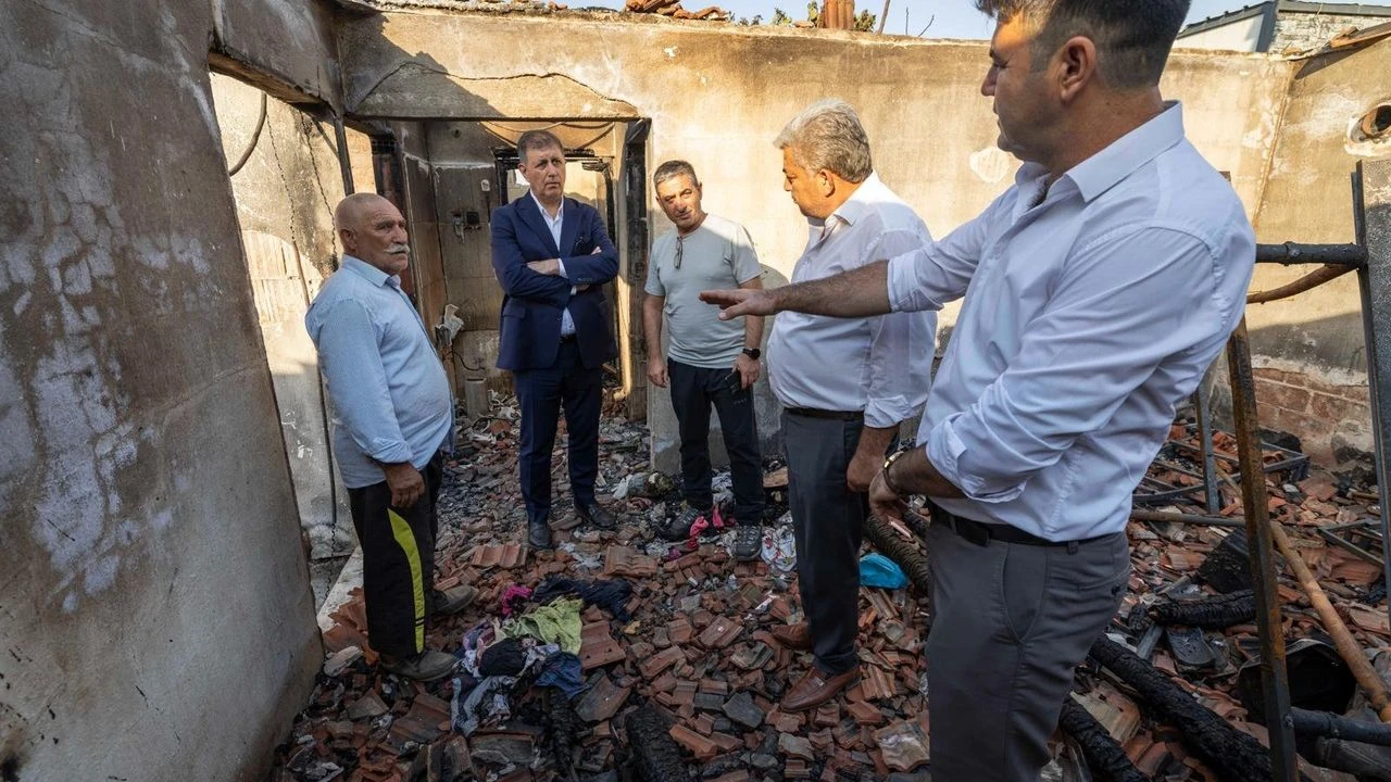 Büyükşehir’den evi yanan aileye yardım eli