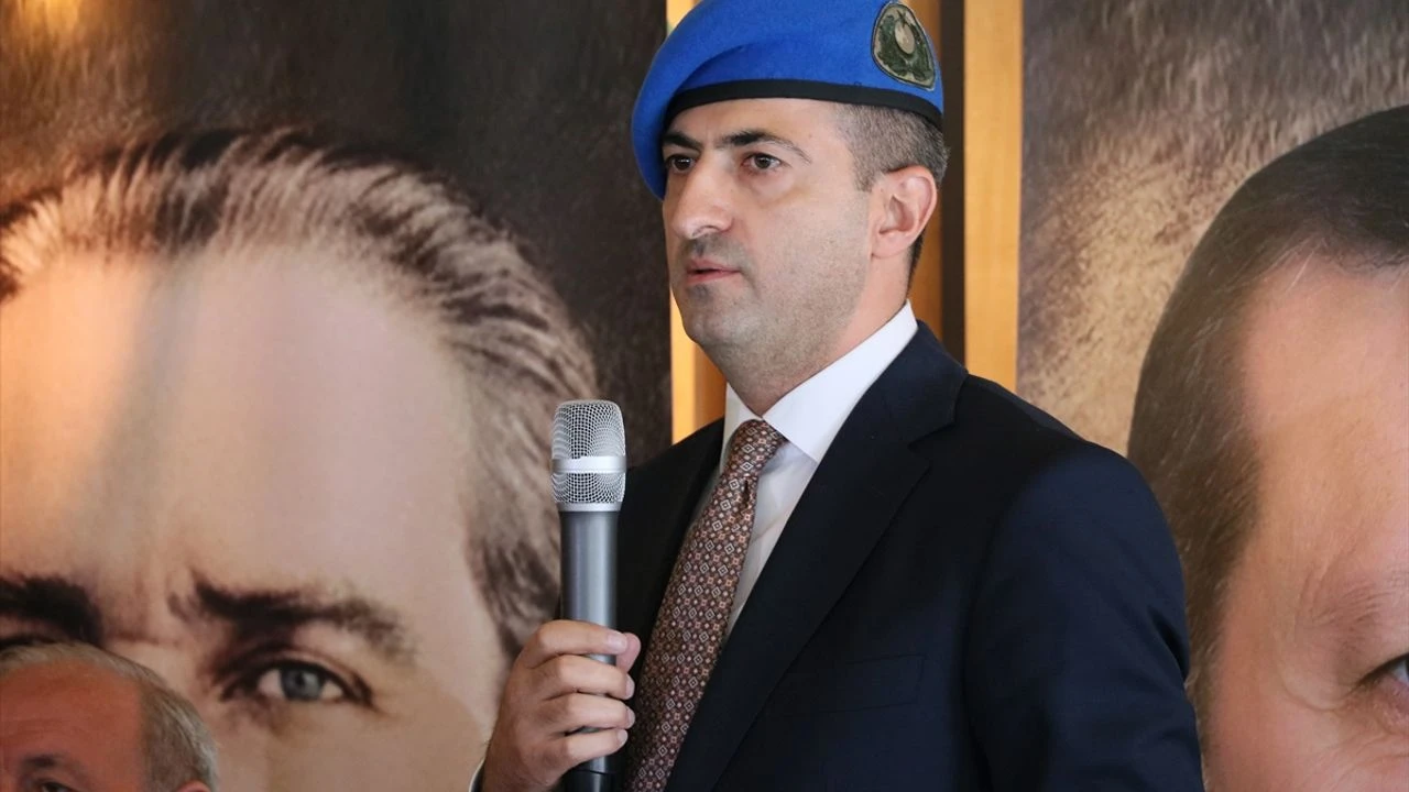 Bereyi taktı, şehit ailelerine ve gazilere yeni süreci anlattı