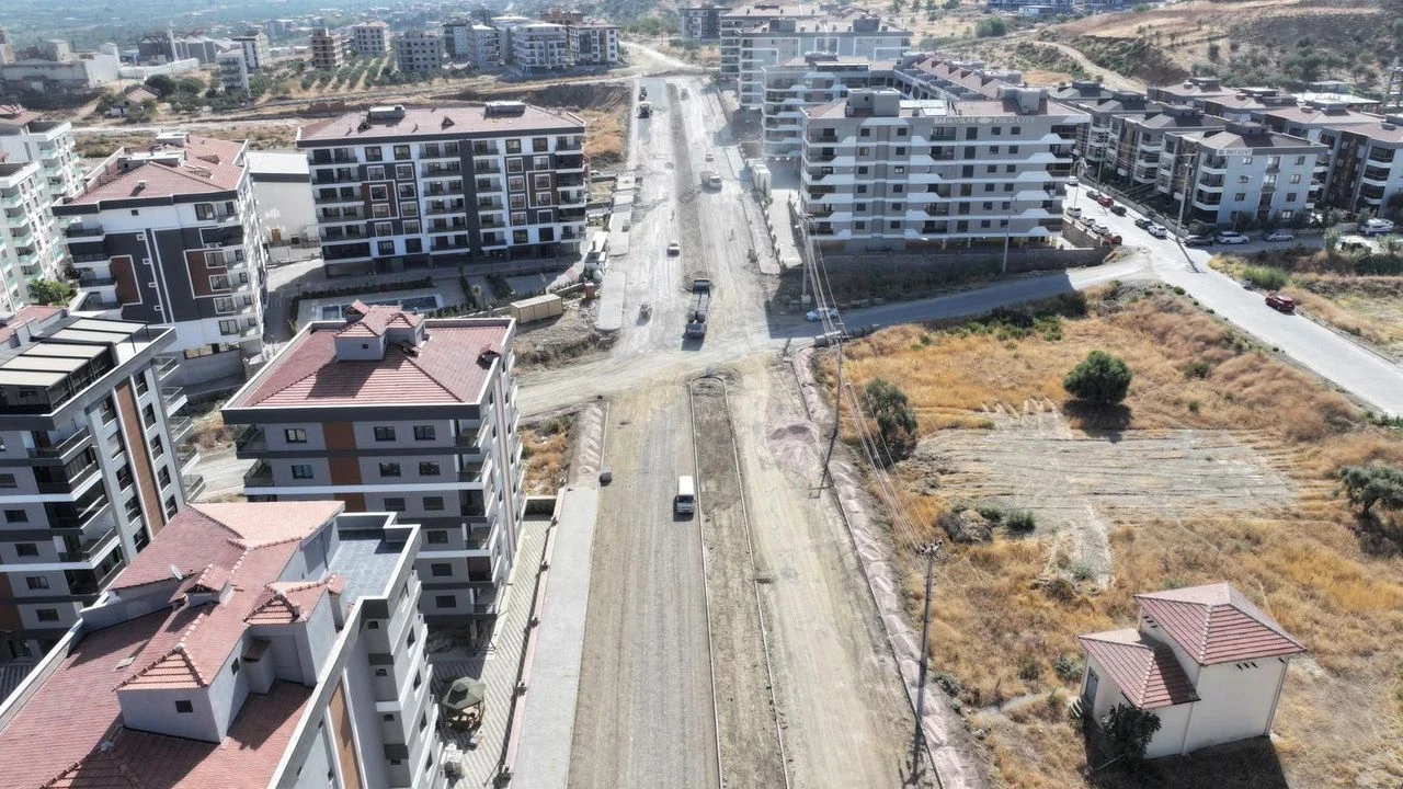 Manisa Büyükşehir'den yol seferberliği