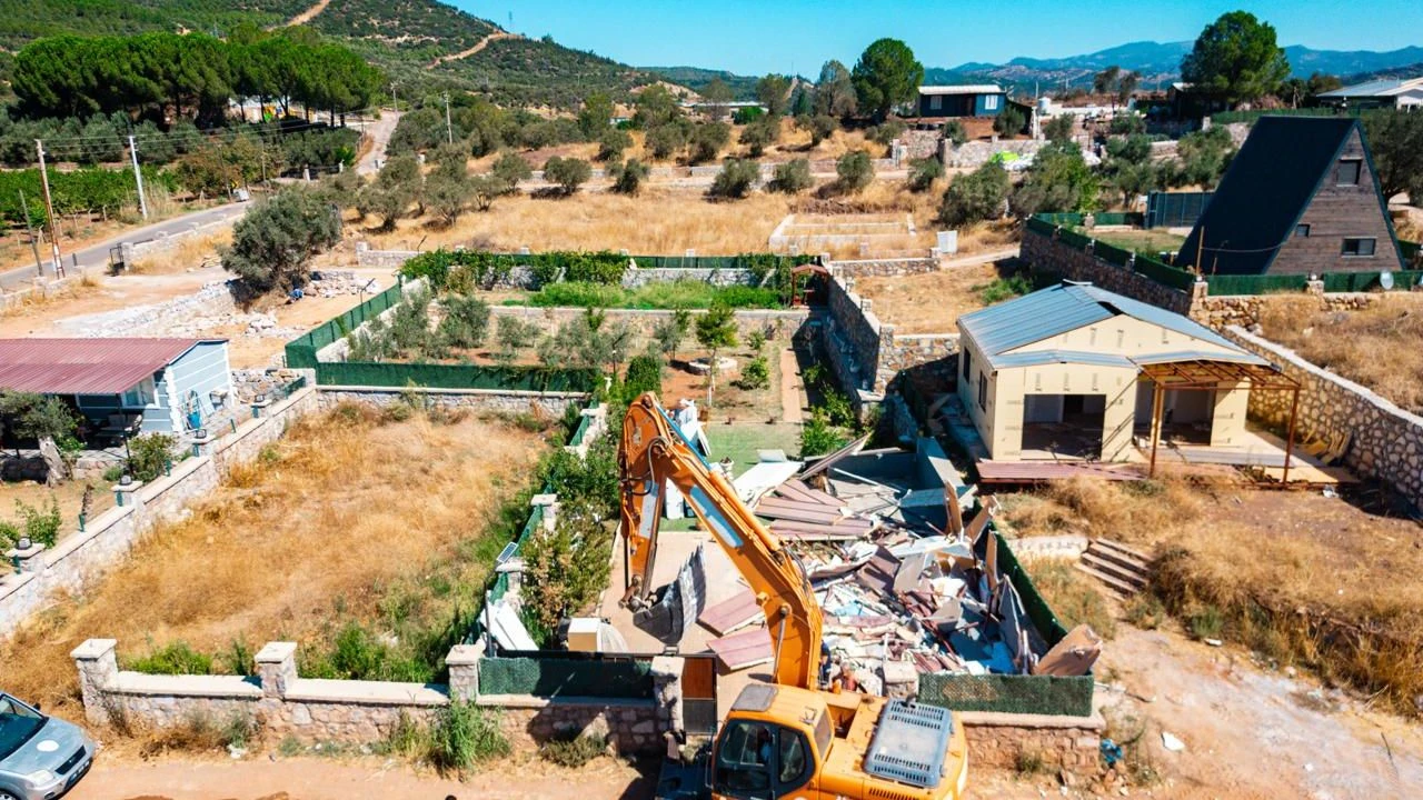 Seferihisar'da kaçak yapılarla mücadele sürüyor!