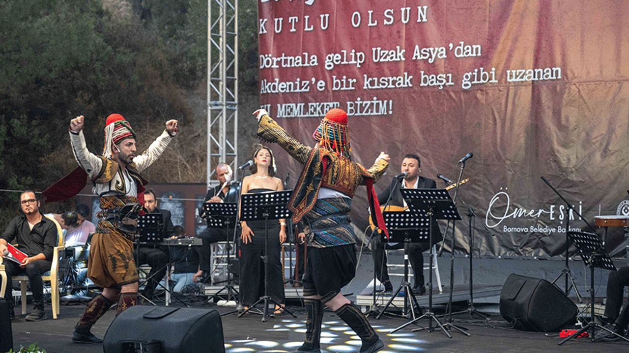 Bornova'da 30 Ağustos coşkuyla kutlandı!