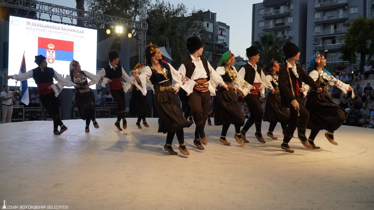 İzmir’de Balkan havası!