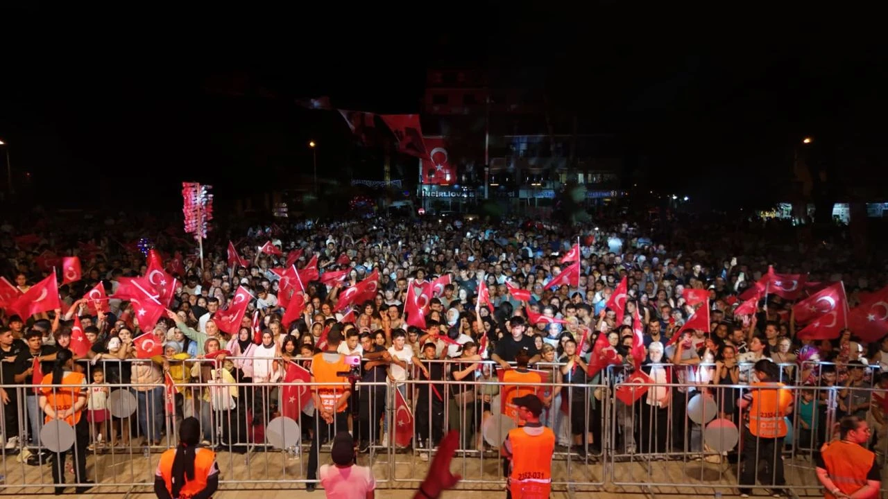 Binlerce Aydınlı İncirliova’da Zafer Bayramı coşkusunu yaşadı