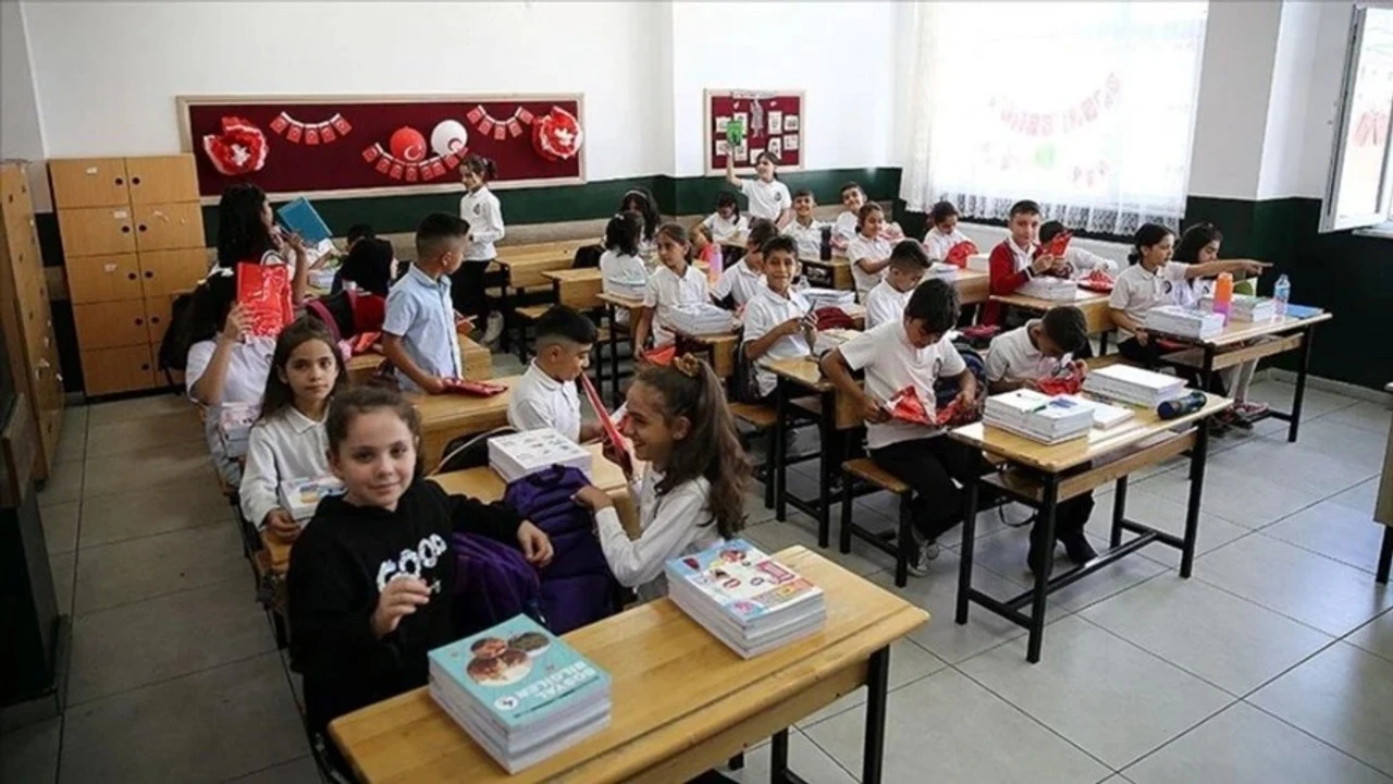 MEB okulların başlayacağı tarihi duyurdu!