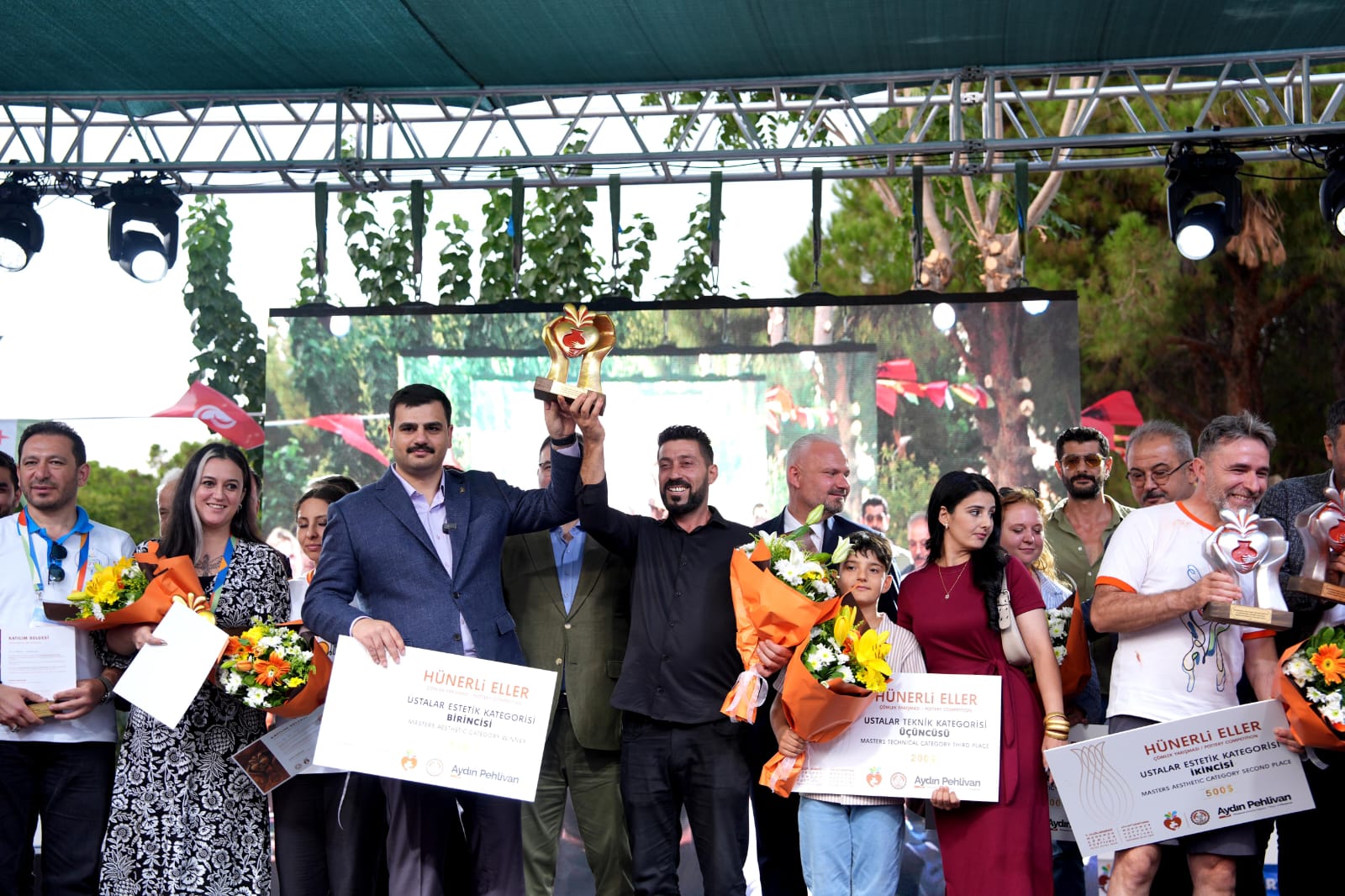 Eyyüp Kadir İnan: “Bu millet sizi, bir avuç hırsızın çıkarlarını korumak için seçmedi”