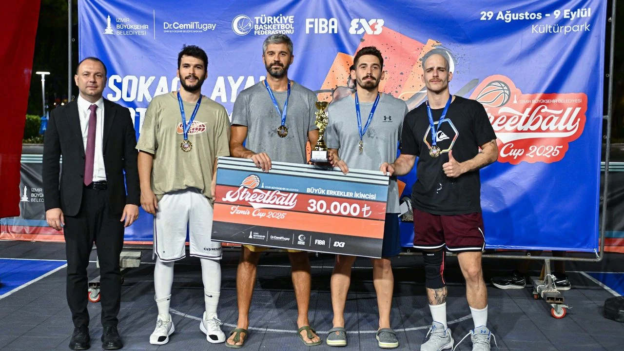 3x3 Streetball İzmir Cup 2025’te ödüller sahiplerini buldu