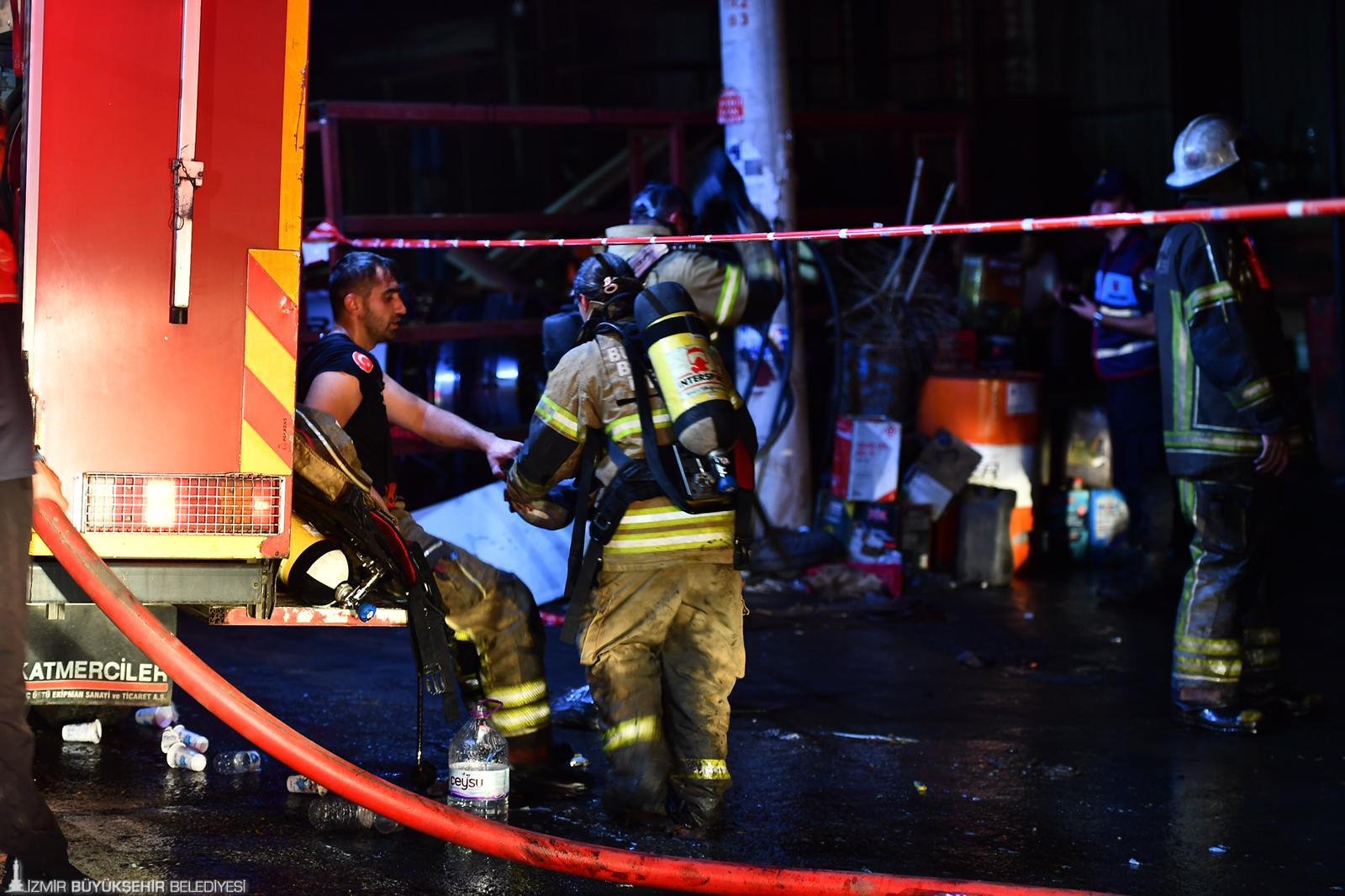 İzmir İtfaiyesi 8 ayda 11 bin 564 yangına müdahale etti