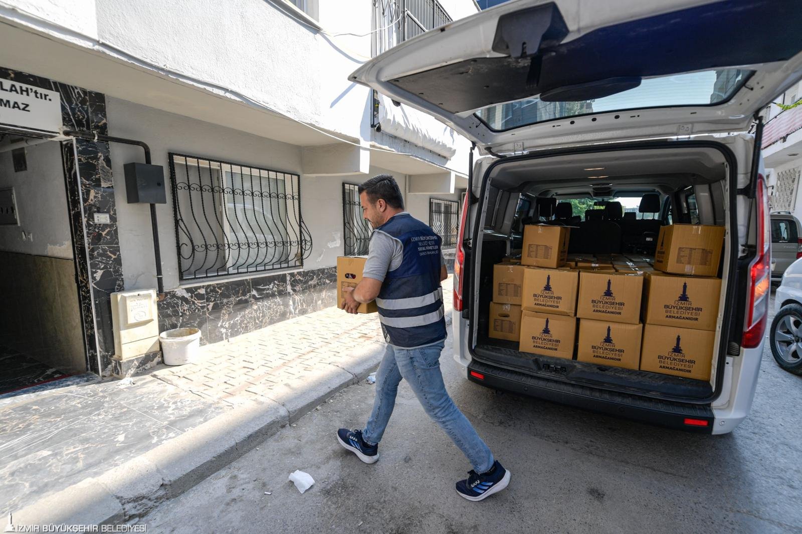 Büyükşehir ihtiyaç sahiplerine bir “alo” kadar yakın