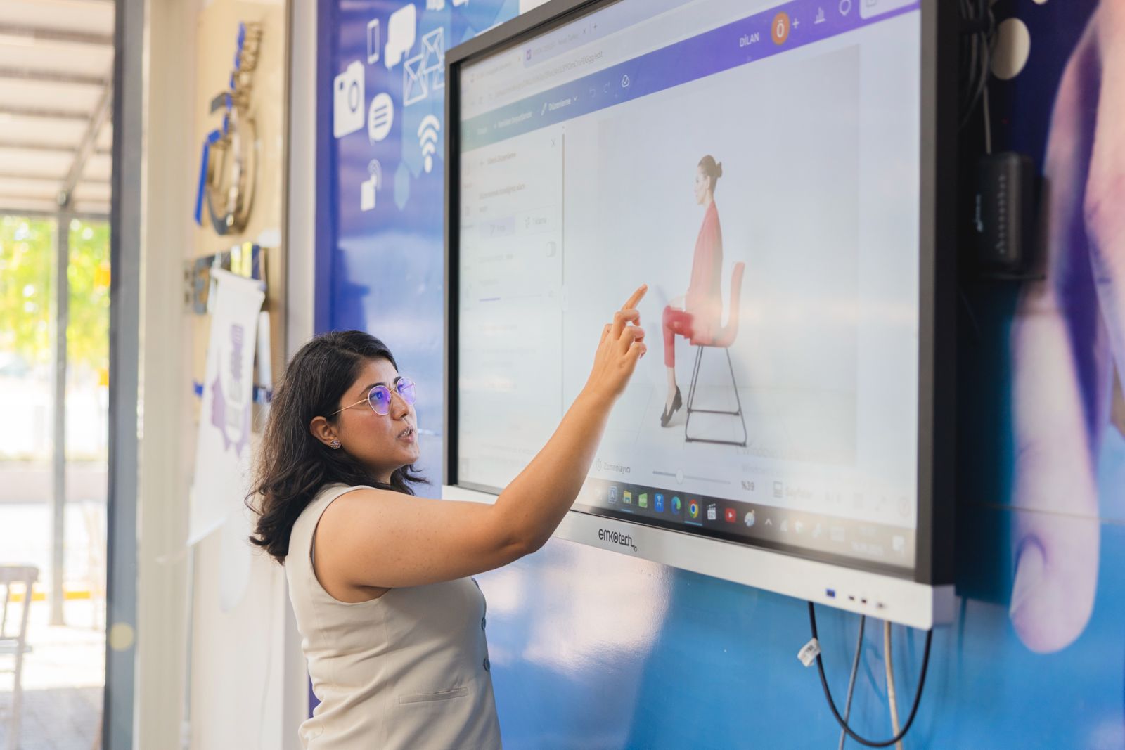 Balçova Belediyesi’nden kadınlara dijital destek