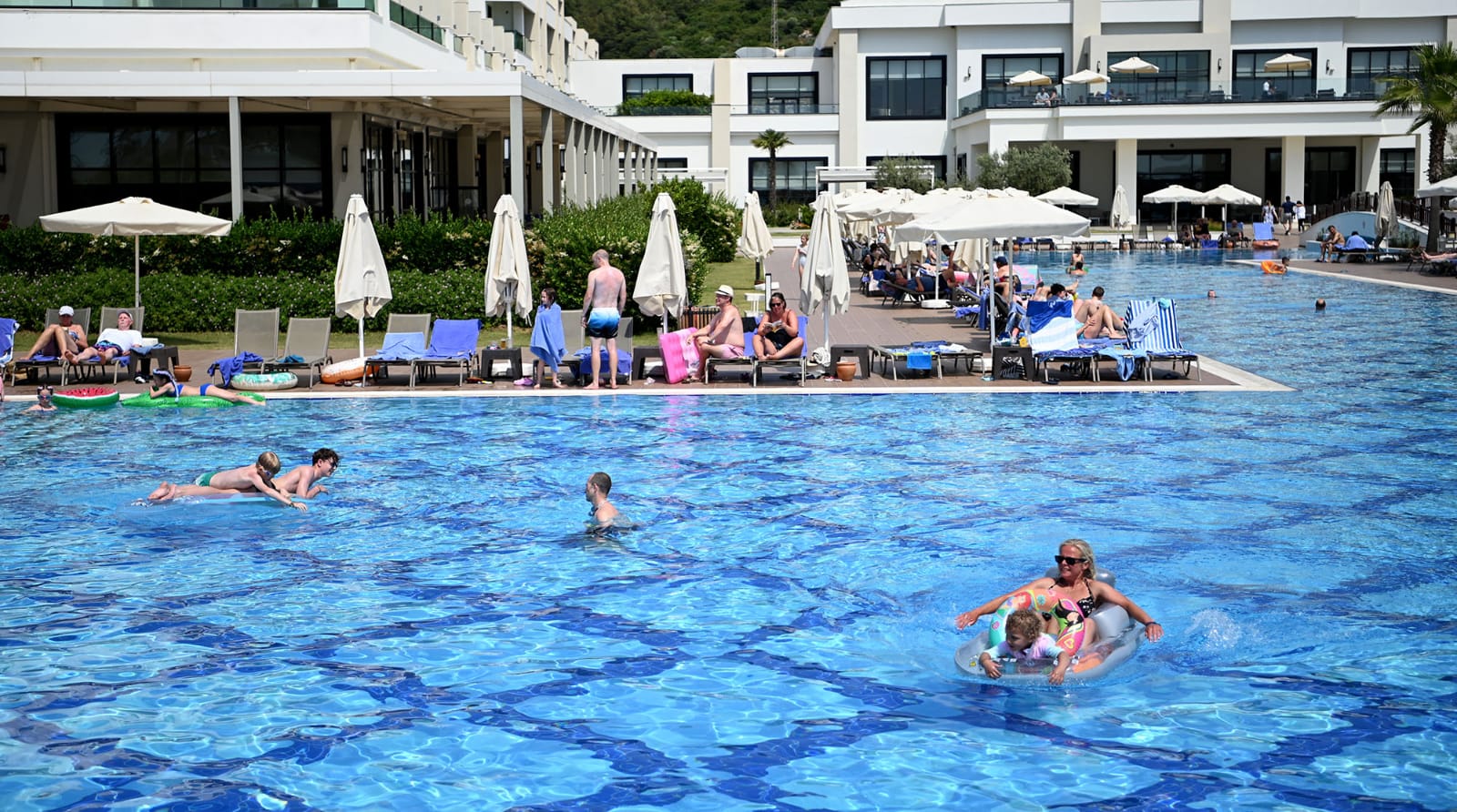 BAŞKAN ÖMER GÜNEL: “BİRLİKTE GÜÇLÜYÜZ, TURİZMCİLERİMİZİN YANINDAYIZ”