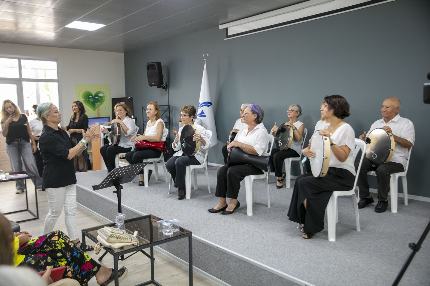 Güzelbahçe Sağlıklı Yaş Alma Merkezi yeni sezonuna coşkulu açılış