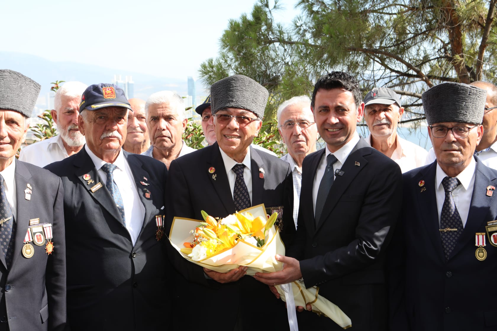 Başkan Önal, gazilerle bir araya geldi