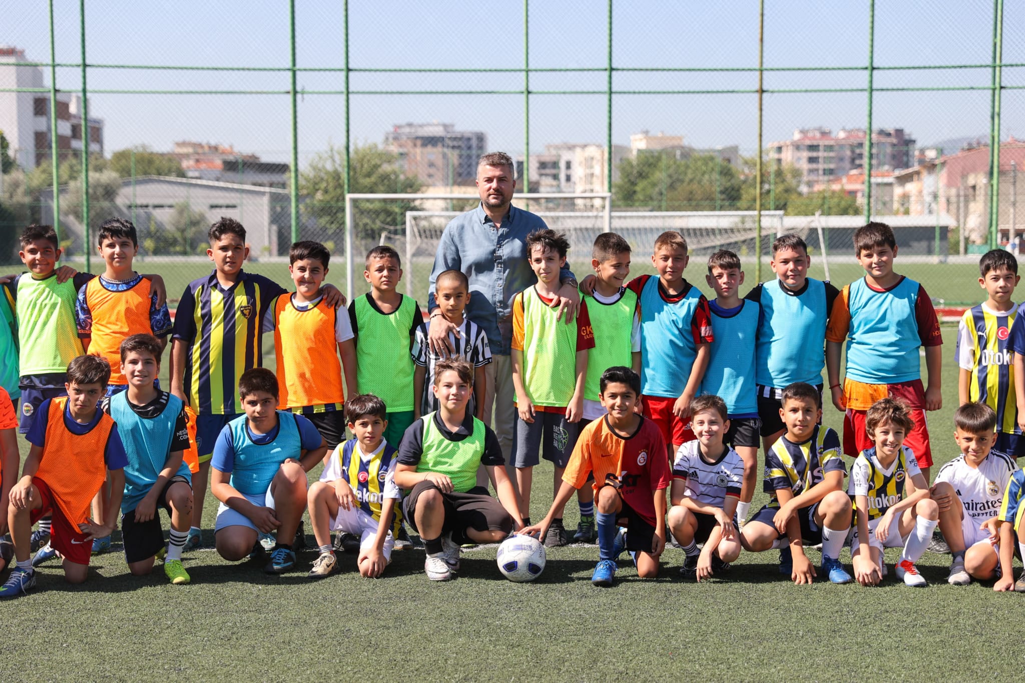 Buca Belediyesi’nden ücretsiz kick boks ve futbol kursları