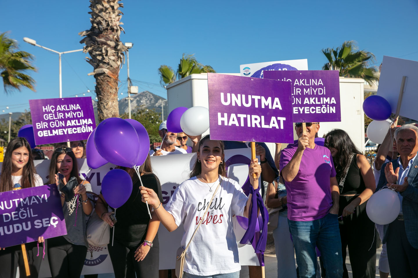 Güzelbahçe’de Dünya Alzheimer Günü Yürüyüşü
