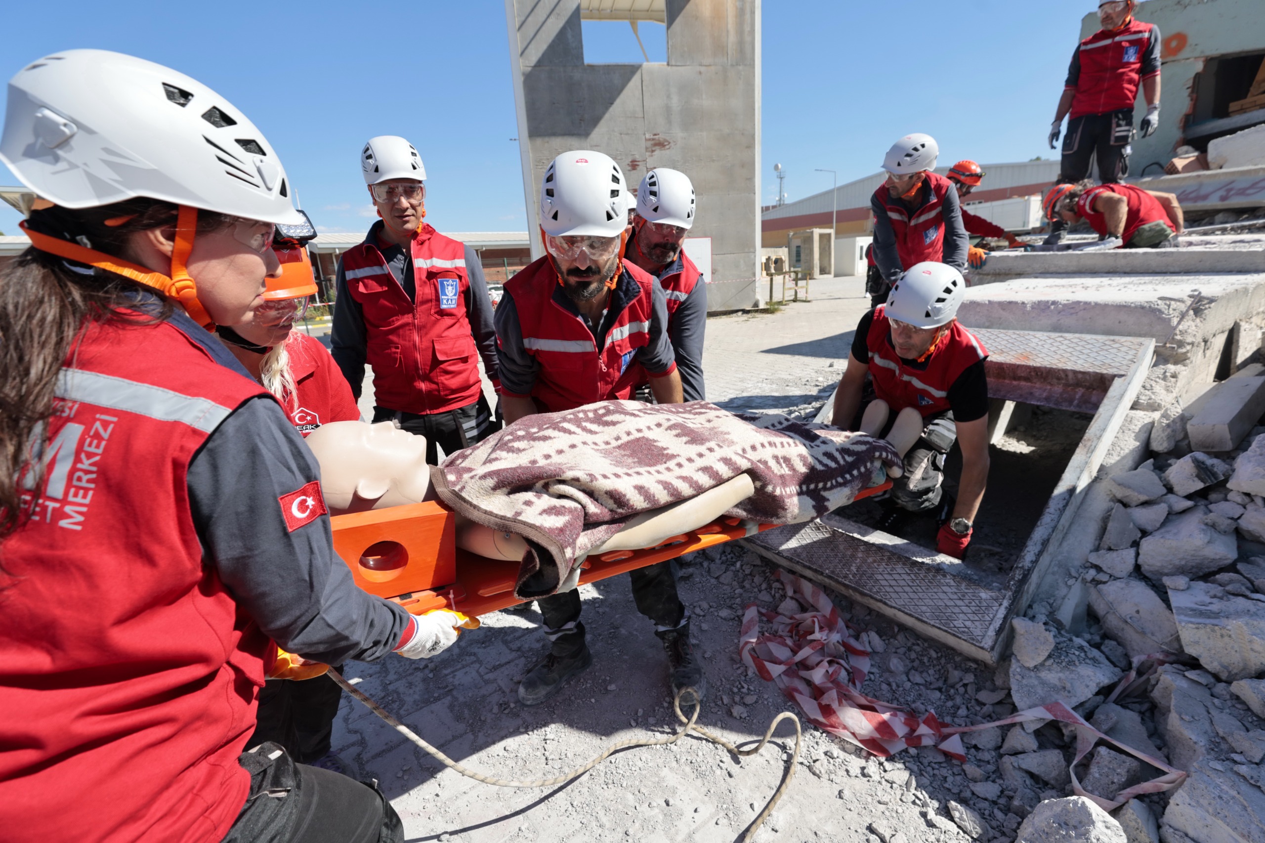 Konak’ın hayat kurtaracak timi sahaya indi