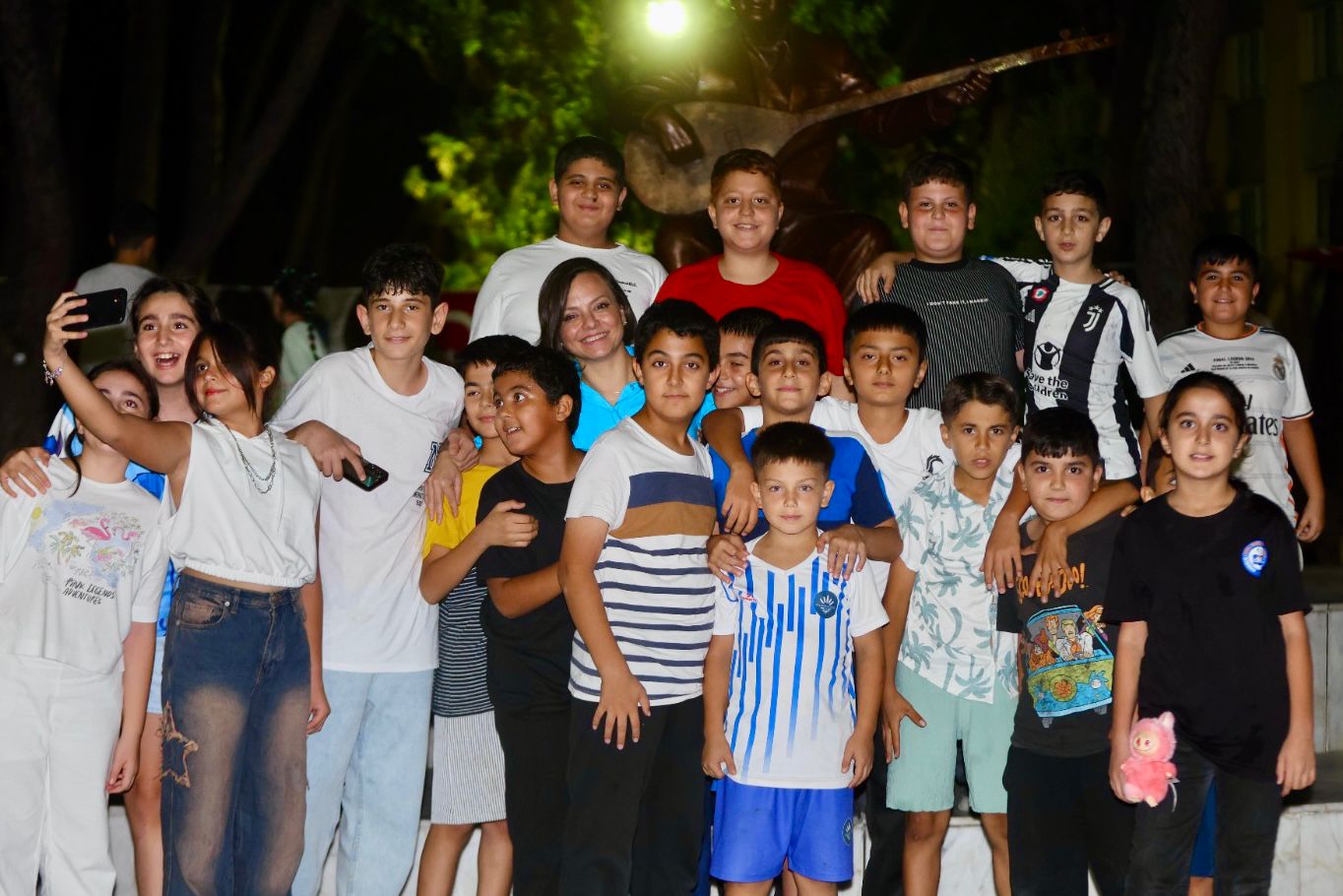 Karabağlar’da Neşet Ertaş türküleriyle anıldı