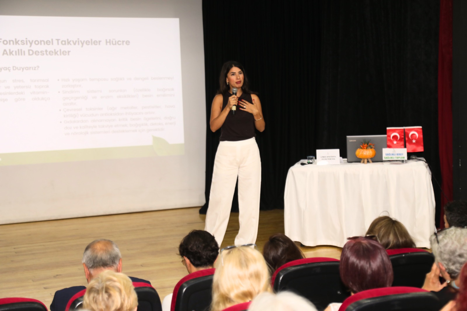 Bayraklı'da sağlıklı ve dengeli beslenme semineri