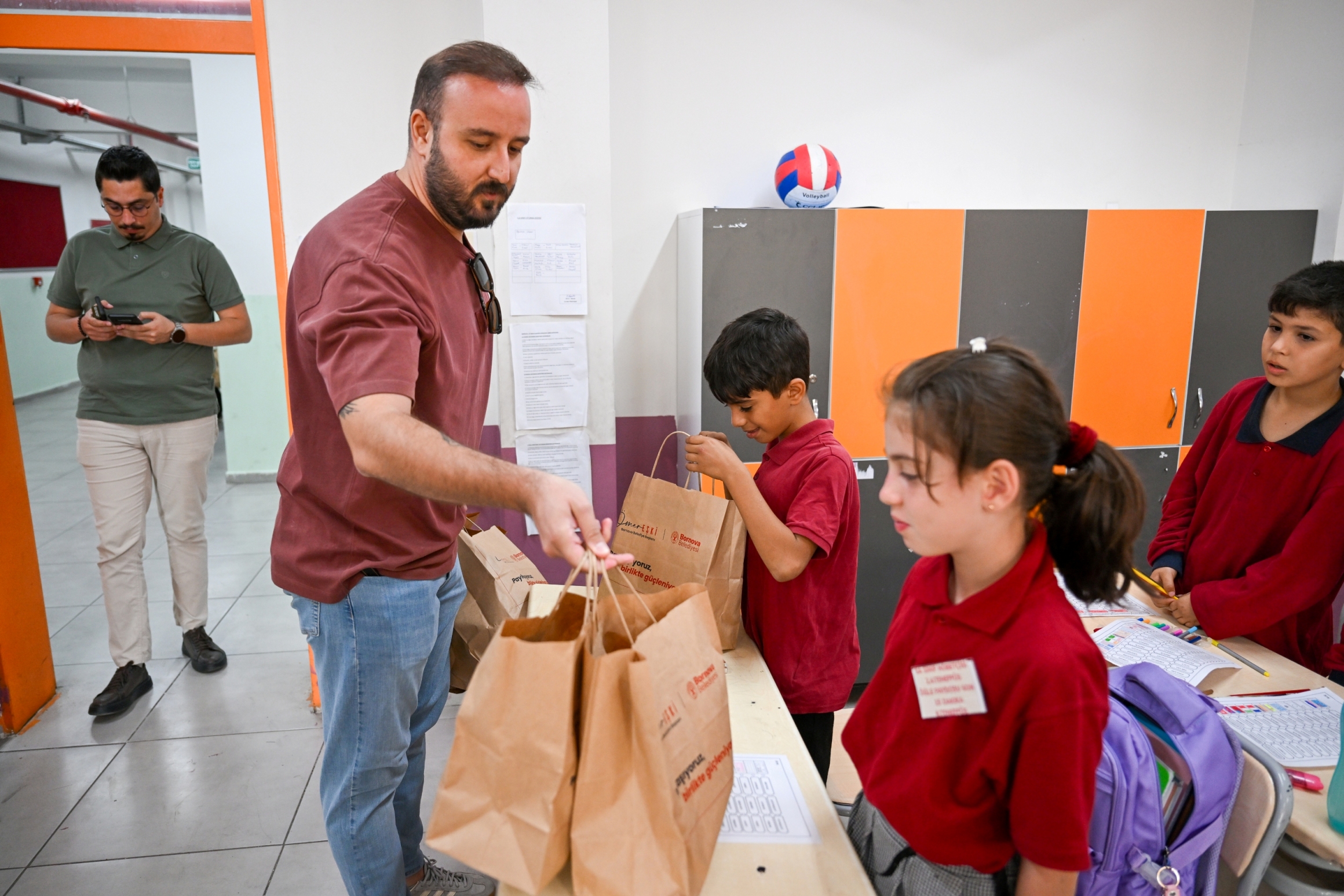Bornova’dan öğrencilere sağlıklı beslenme desteği