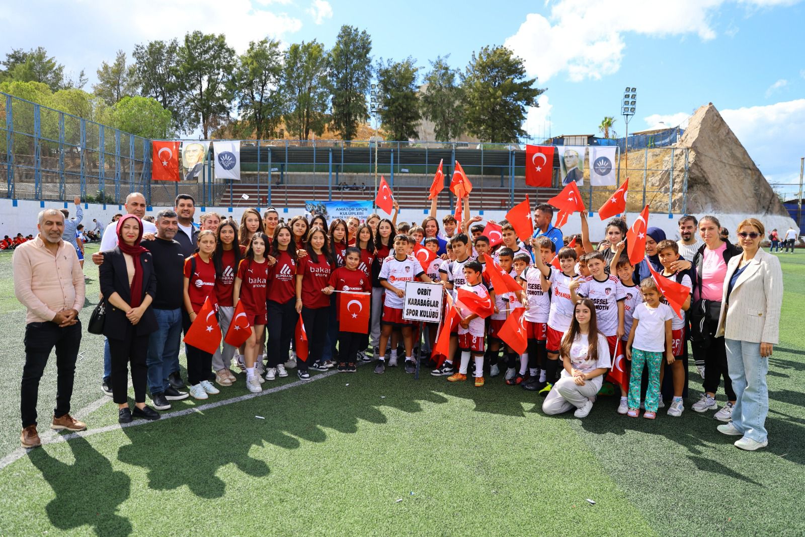 Karabağlar’da Amatör Spor Kulüplerine Büyük Destek