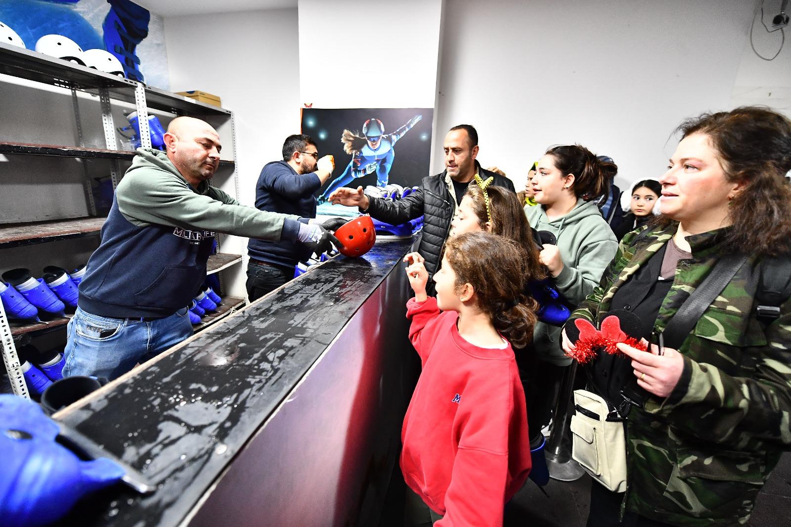 İzmir’in buz pisti yeni döneme hazır