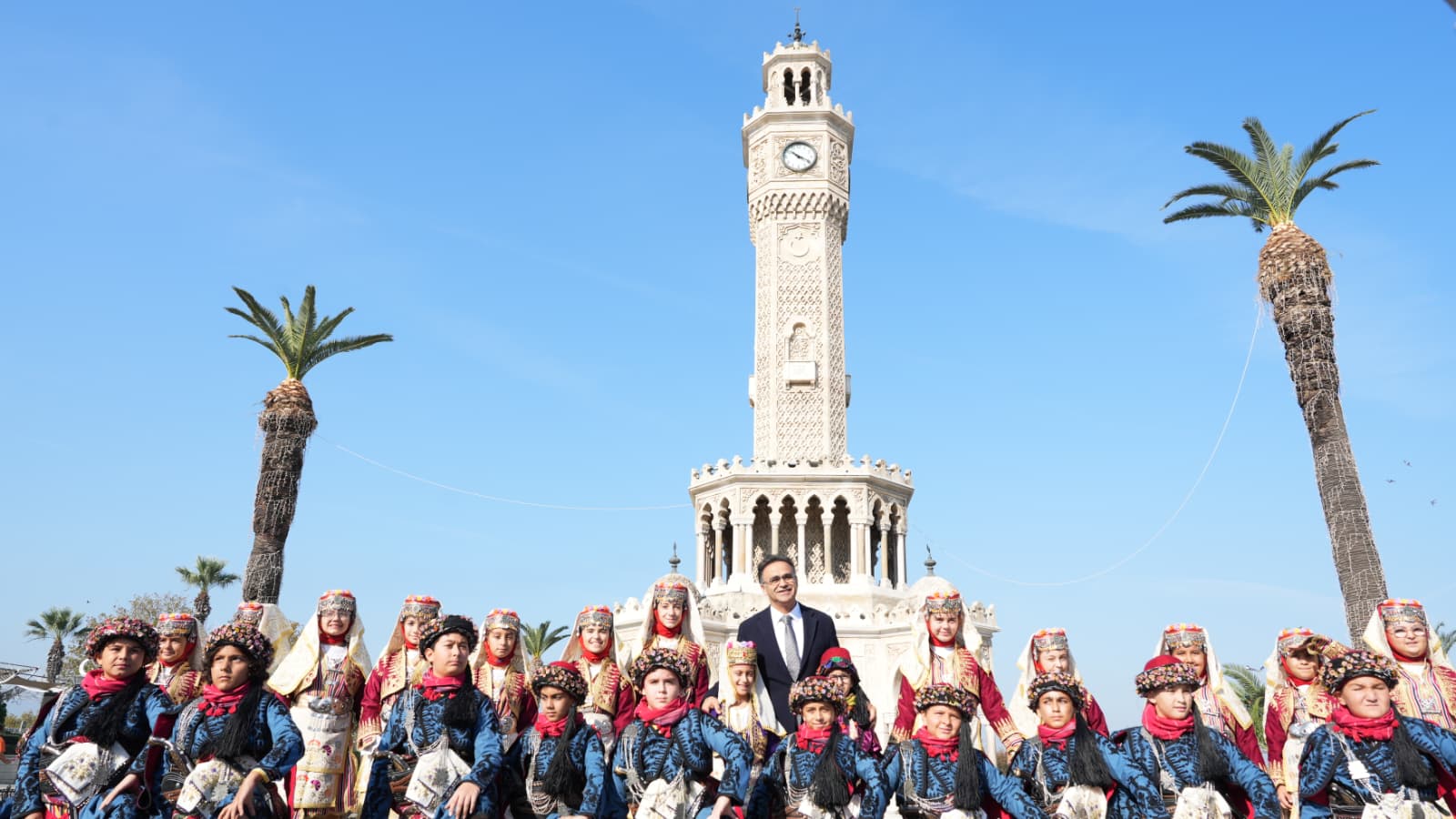 Cumhuriyetimizin 102. Yılı İzmir’de Coşkuyla Kutlanıyor