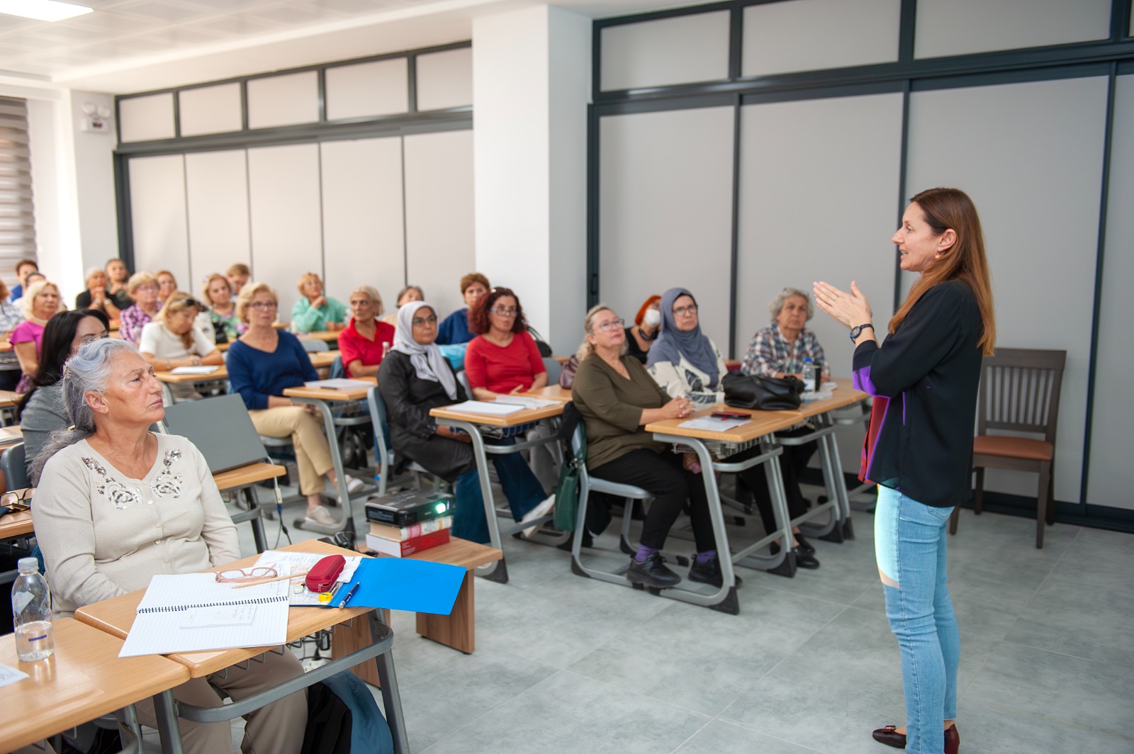 Karşıyaka’nın 3. Yaş Üniversitesi’nde ders zili çaldı!