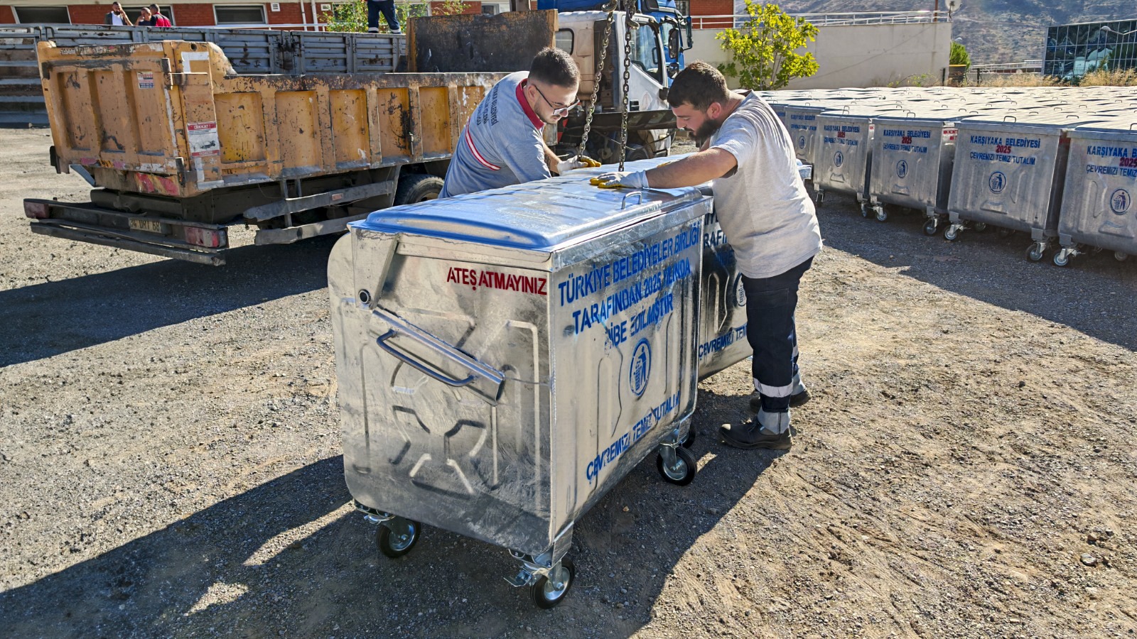 Karşıyaka’da temizlik seferberliği