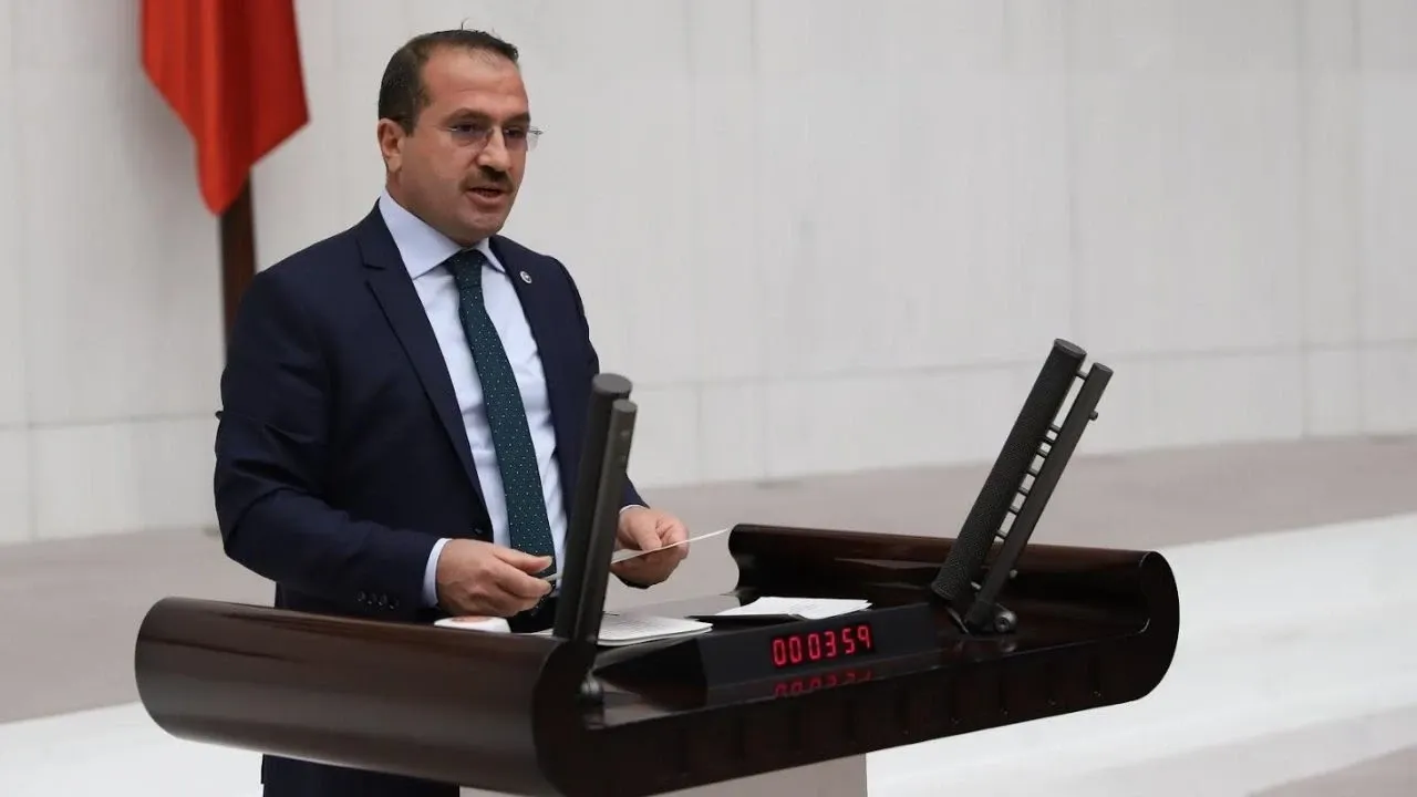 AK Parti’den CHP’ye ‘parti içi demokrasi’ eleştirisi: Delegeleri bile genel merkez belirledi!