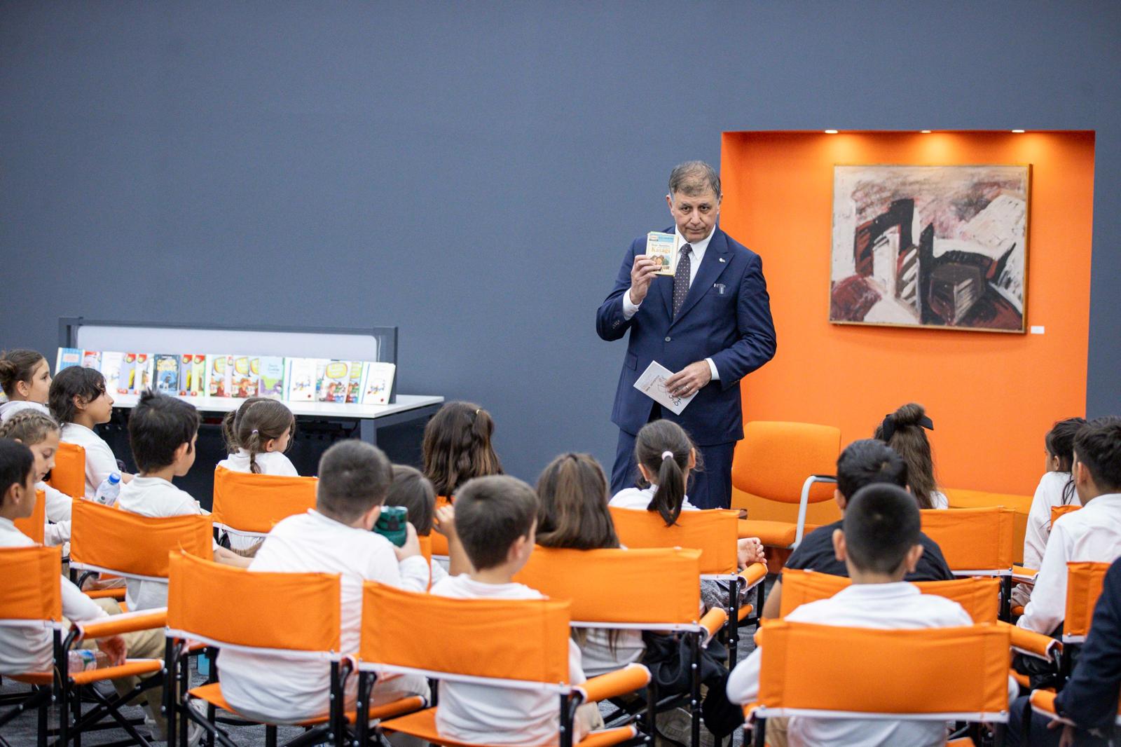 İzmirli çocuklar, Başkan Tugay’la okuma saatinde buluştu