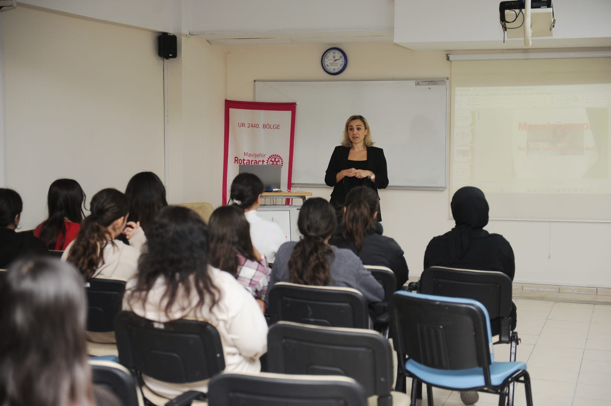 KARGEM’de kız öğrencilere kadın sağlığı eğitimi