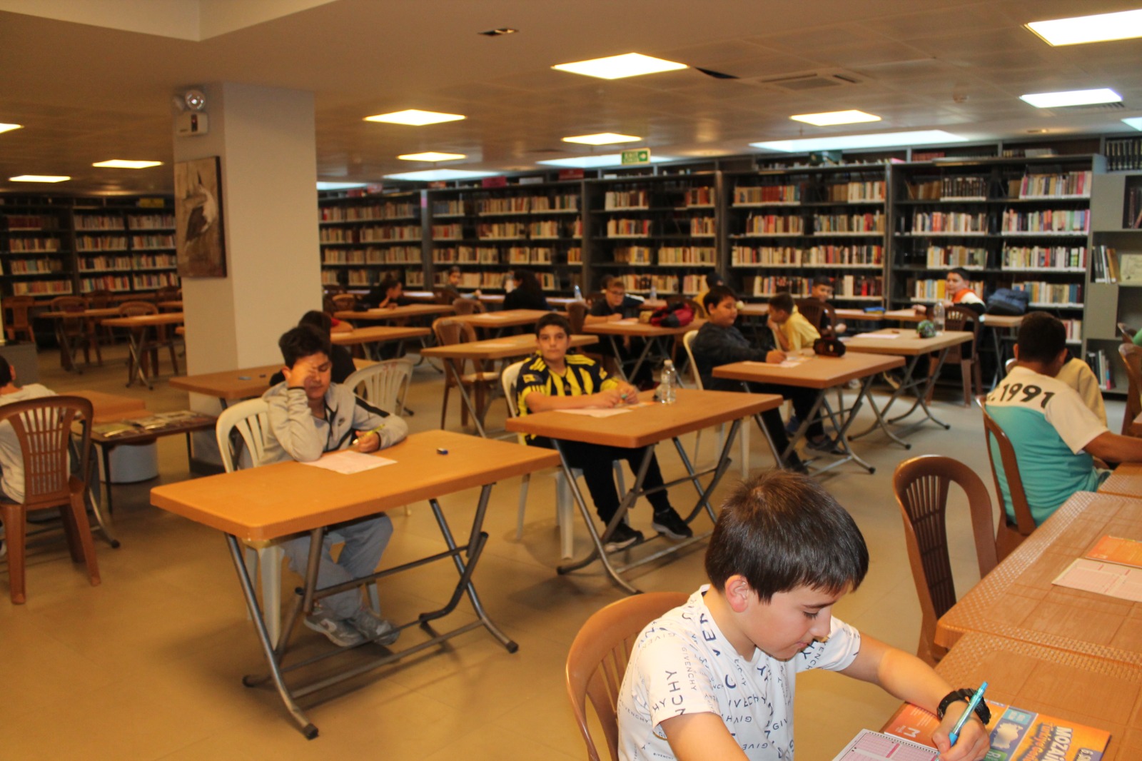 EFES SELÇUK BELEDİYESİ'NDEN ÖĞRENCİLERE ANLAMLI DESTEK