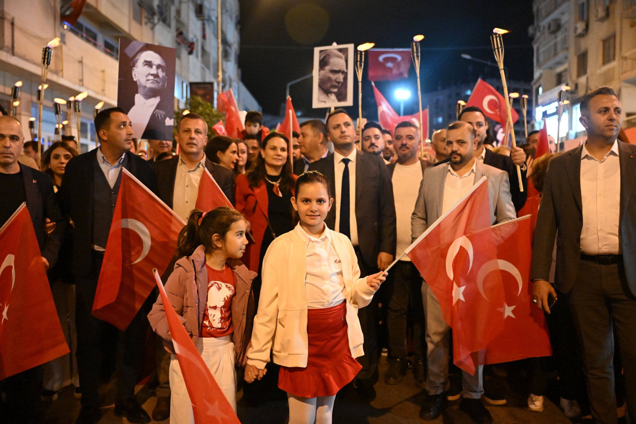 Binlerce Bornovalı Cumhuriyet’in 102. Yılını ışıklarıyla aydınlattı