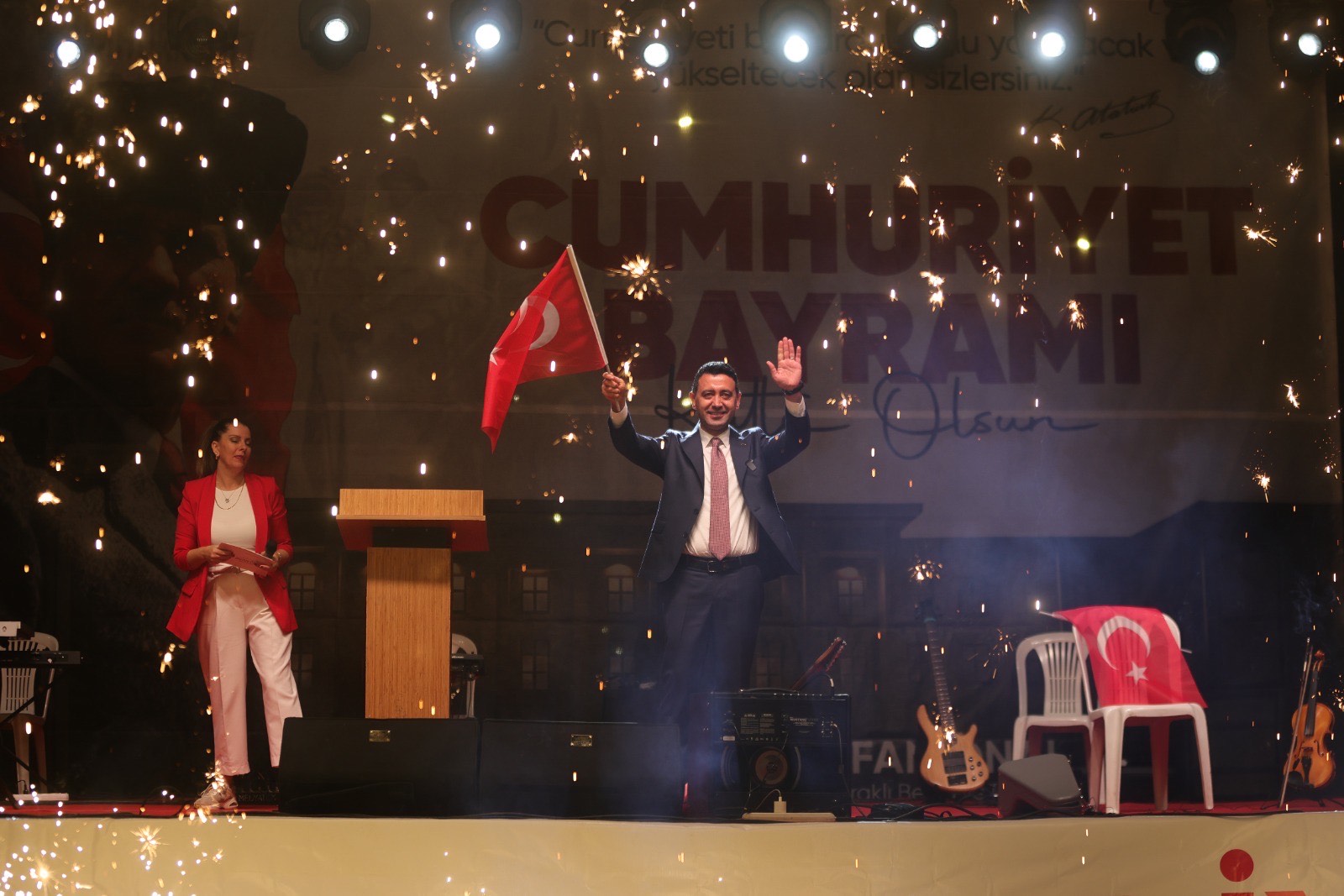 Cumhuriyet'in 102. Yılı Bayraklı'da Coşkuyla Kutlandı