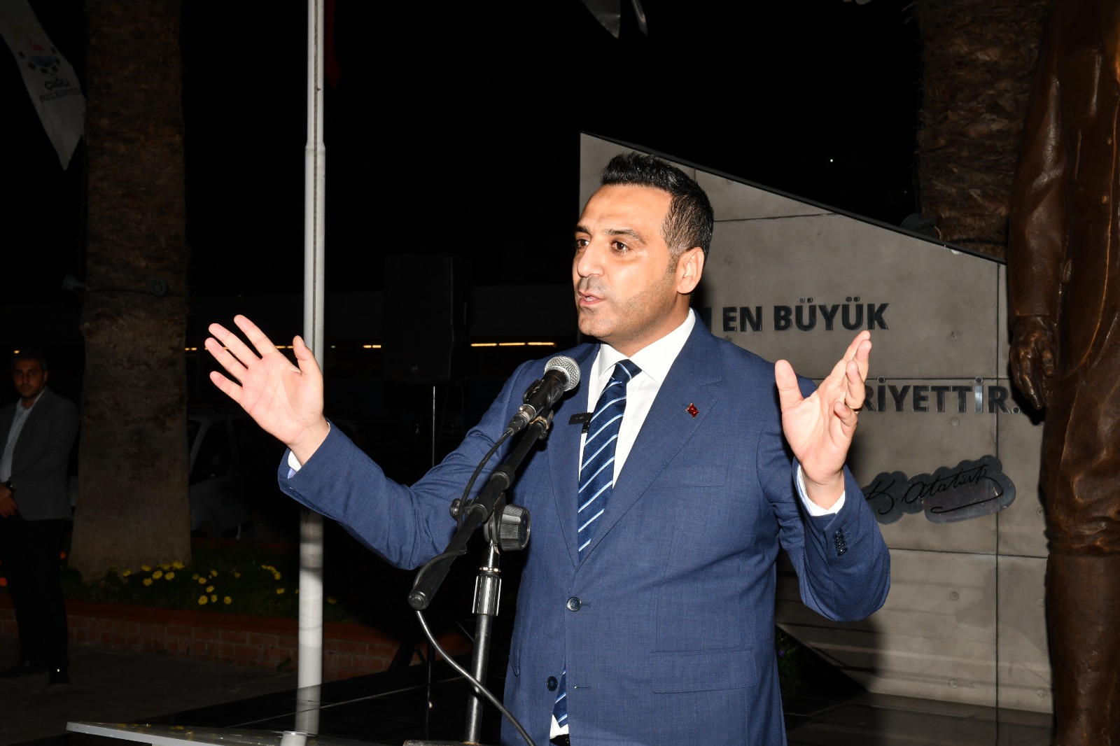 Çiğli’de “İstiklalden İstikbale Büyük Cumhuriyet Yürüyüşü ”ne yoğun katılım