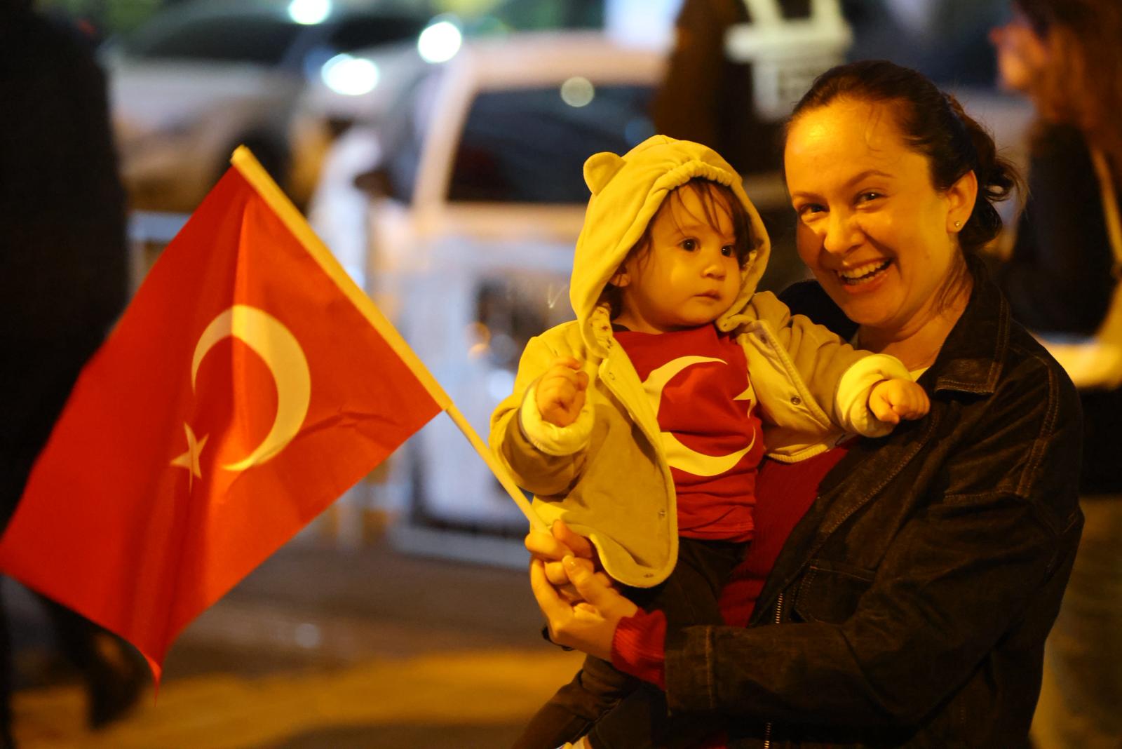 Karabağlar ’da Coşkulu Cumhuriyet Korteji