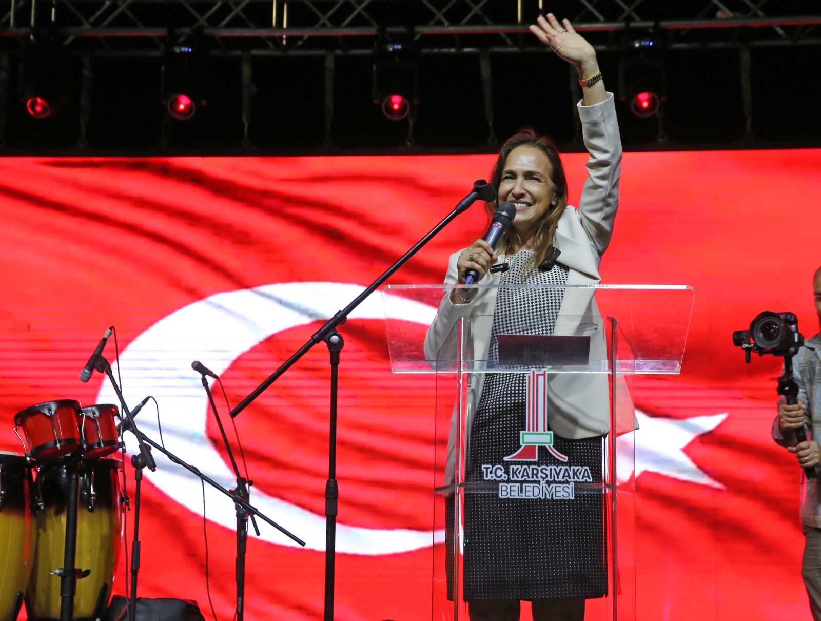 Karşıyaka, Cumhuriyet’in ışığında tek yürek oldu!