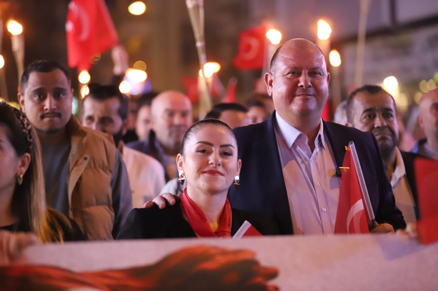Menderes’in Her Noktasında Cumhuriyet Coşkusu