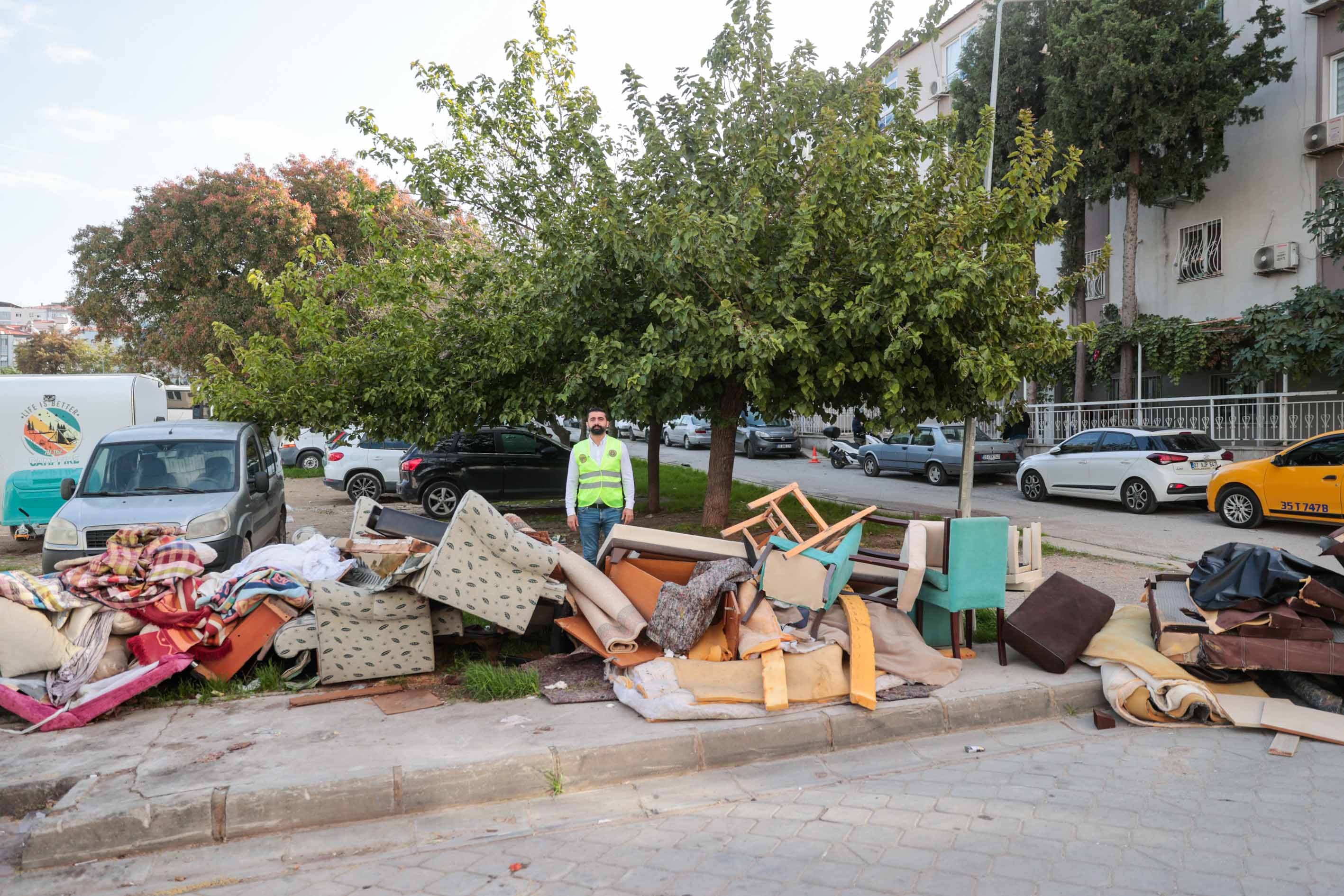 Buca Belediyesi mobilya atıkları için vatandaşlara çağrıda bulundu