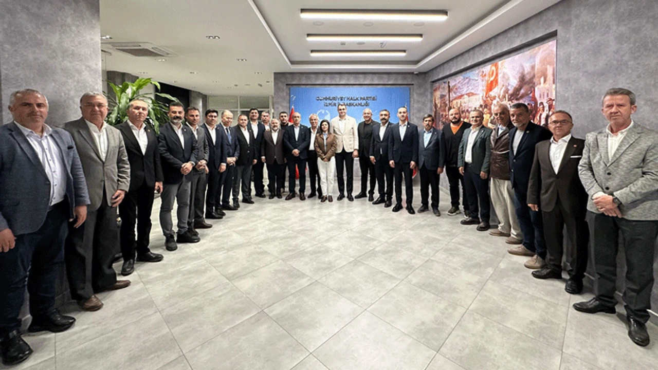 CHP İzmir’de ilçe başkanlarıyla ilk zirve: Neler konuşuldu?