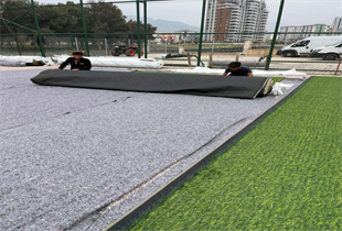 Büyükşehir’den gençlere beş yeni halı saha