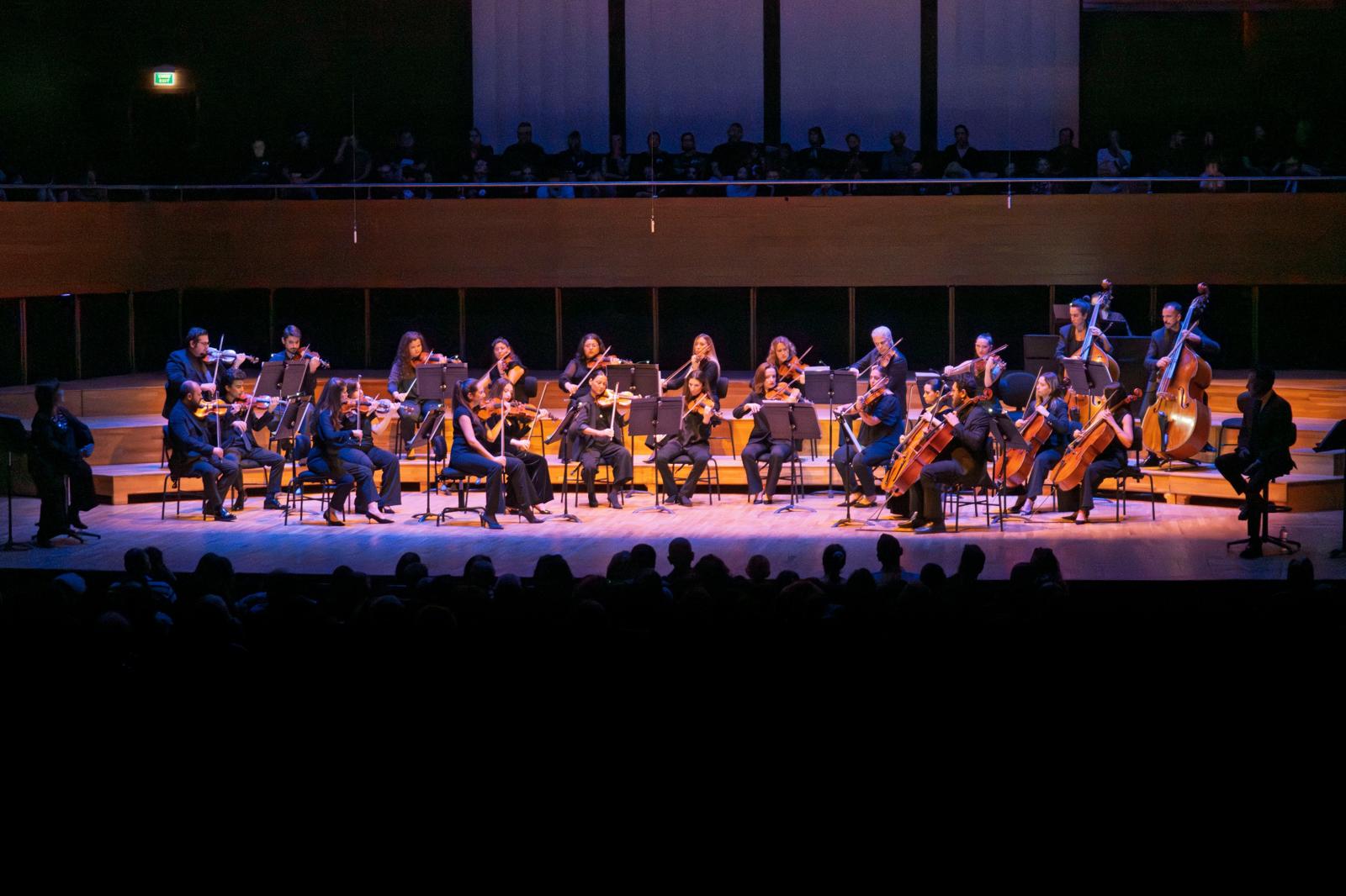 İzmir’de Ata’ya özlem notalarla yankılandı