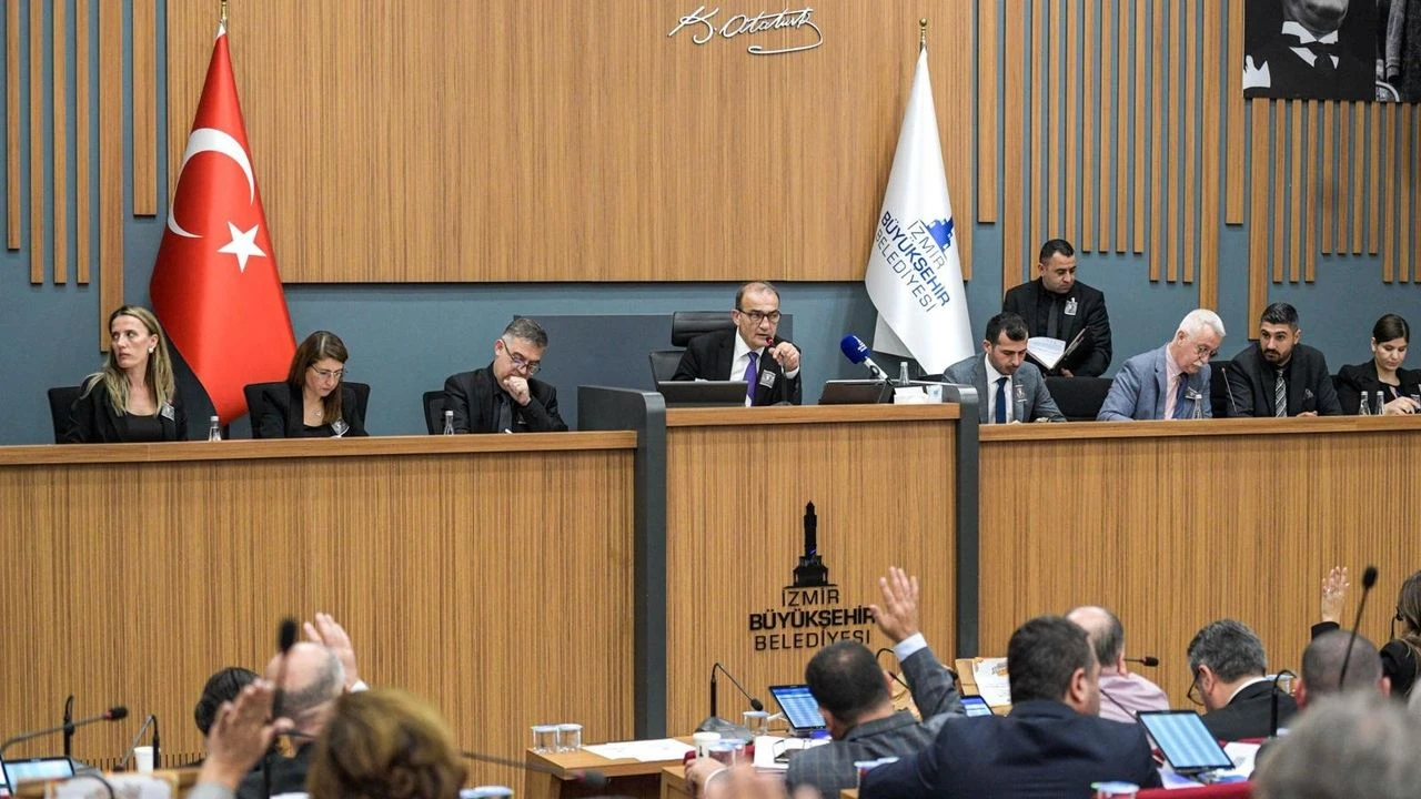 Büyükşehir Meclisi'nde otopark tartışması: Karabağlar’da 300 bin TL, Urla’da 20 bin TL!