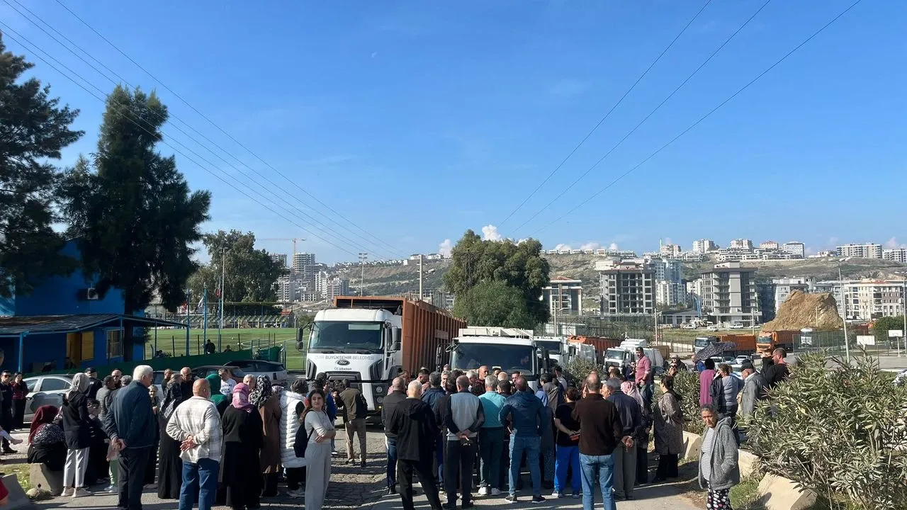 AK Parti'den 'Harmandalı' kararına tepki: Kendi çöpümüzü çöplüğümüze dökemiyoruz