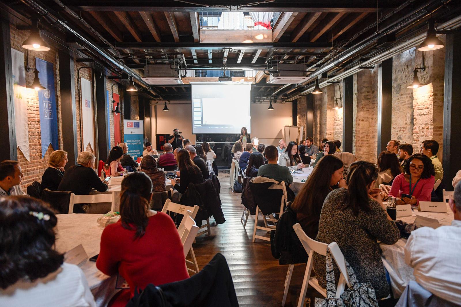 İklim politikalarında İzmirlilerin de sözü var  İzmir İklim Yurttaş Meclisi’nden 11 maddelik bildiri